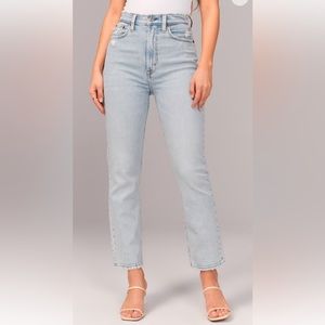 Abercrombie & Fitch Ankle Straight Ultra High Rise Curve Love Jeans